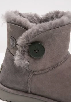 Ugg Mini Bailey Button - Ankle Boots - Grey -Trade INN 04eb63774fb542ec9ef63b8f34cea427