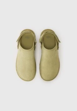 Ugg GOLDENCOAST - Clogs - Muted Brass-coloured/magnolia Leaf -Trade INN 09e5f897db5848aca3446fc27f1ee703