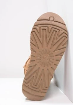 Ugg Bailey Bow - Classic Ankle Boots - Chestnut -Trade INN 0b6a2300fe7047baaf0b63fcb01e6b42