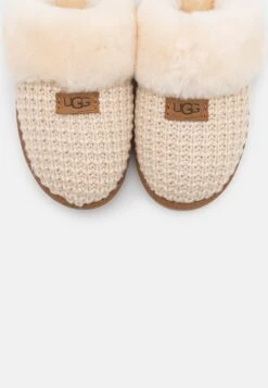 Ugg Cozy - Slippers - Cream 13 Ugg Cozy - Slippers - Cream -Trade INN 0ba294fceeec41fb9fb38426add47e61