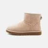 Ugg CLASSIC MINI II - Winter Boots - Sand