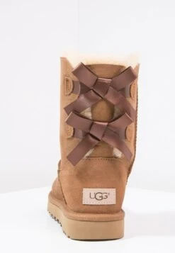 Ugg Bailey Bow - Classic Ankle Boots - Chestnut -Trade INN 19a0c9e91a1745dcaf8ab0c721bf5cd0