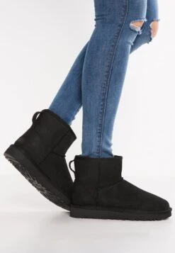 Ugg Classic Mini - Classic Ankle Boots - Black