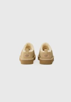 Ugg CLASSIC MICRO UNISEX - Slippers - Sand -Trade INN 1d0a5f0b03d2420ca3f6769712d68116