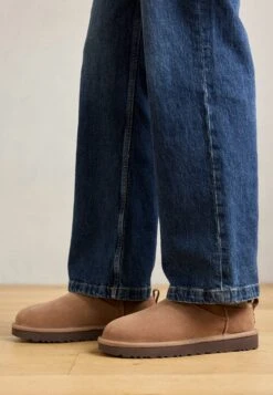 Ugg CLASSIC MICRO UNISEX - Slippers - Sand -Trade INN 21b371cf952d470199201d0cfc0d68b3 1