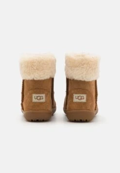 Ugg SAMMEE UNISEX - Baby Shoes - Chestnut -Trade INN 23757bead62e4c22b8fa7430cb829c4e