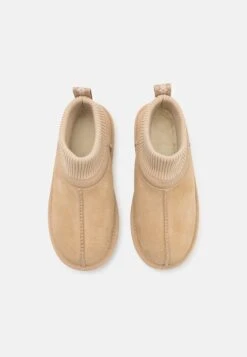 Ugg CLASSIC ULTRA UNISEX - Classic Ankle Boots - Mustard Seed -Trade INN 25f74e214d7a41e6b45327c1b5d5e23f