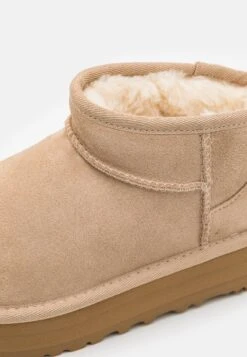 Ugg CLASSIC ULTRA MINI UNISEX - Classic Ankle Boots - Sand -Trade INN 29d5e79360ec492e800fb3a196ec18b0