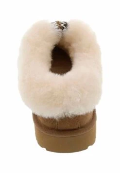 Ugg Slippers - Chesnut -Trade INN 2e441b52185d4d71b904d185d54e6448