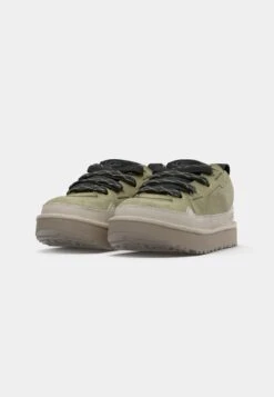Ugg LOWMEL - Skate Shoes - Muted Brass/putty -Trade INN 30a424989eaf4535a192543c6bb9683e