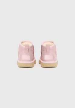 Ugg CLASSIC ULTRA MINI DAZZLE - Slippers - Ribbon Candy -Trade INN 34a3ee4682624a78b47f3f71ac1f54e4