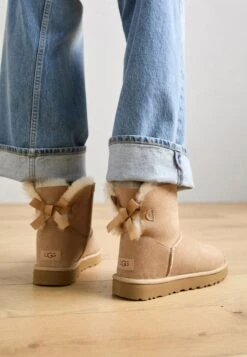 Ugg MINI BAILEY BOW II - Winter Boots - Obsidian -Trade INN 35defd9079894e3cad01dd29e47106ff