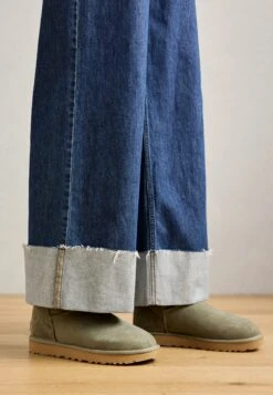 Ugg CLASSIC MINI II - Winter Boots - Dark Indigo -Trade INN 3aa2d66d0a1942e09593fa78ebc47e9e 1