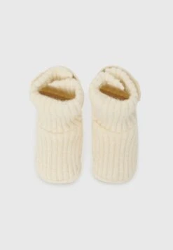 Ugg SKYLAR AND BEANIE UNISEX - Slippers - Cream -Trade INN 3aa61114c88d456db91c0067105b9f75