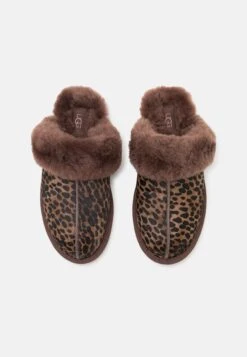 Ugg SCUFFETTE CASPIAN - Slippers - Burnt Cedar -Trade INN 4ca8d369f2e34a02aaa4924f733fc612