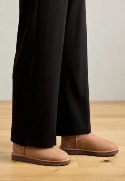 Ugg CLASSIC ULTRA MINI - Winter Boots - Burnt Magenta​ -Trade INN 4f7efaaafb4043cb9490f08d3526f0ad 3