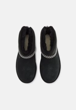 Ugg CLASSIC MINI CRESCENT - Ankle Boots - Black -Trade INN 51013c227d184a9d8c163a2adba612aa