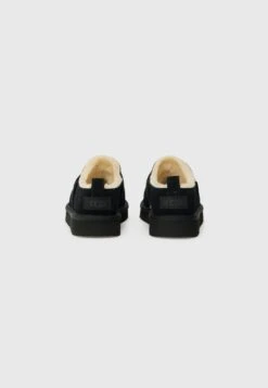 Ugg CLASSIC MICRO UNISEX - Slippers - Black -Trade INN 551e0ba2faa2462697576d9e96e4c11d