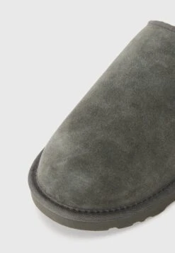 Ugg CLASSIC SLIP ON - Mules - Magnolia Leaf -Trade INN 598b4a0117194b5c8aa0851f4cf4ea92