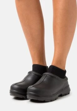 Ugg Tasman - Slip-Ons