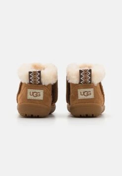 Ugg KINSEY UNISEX - Winter Boots - Chestnut -Trade INN 6f3840f277bb40f3b0576709d989eca4