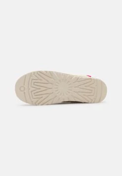 Ugg Tasman - Slippers - Whitecap -Trade INN 6fd36527aecc48a99e854093c8df3605