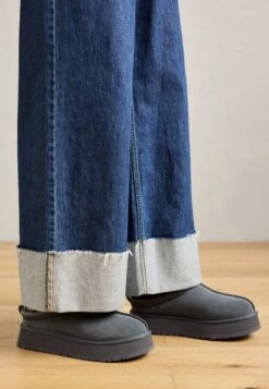 Ugg TAZZ II - Clogs - Muted Brass 22 Ugg TAZZ II - Clogs - Muted Brass -Trade INN 70a5d84759304d7486b0832076dab649 6