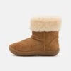 Ugg SAMMEE UNISEX - Baby Shoes - Chestnut 1 Ugg SAMMEE UNISEX - Baby Shoes - Chestnut -Trade INN 74e4783a677148eab7321d4b1d16365f