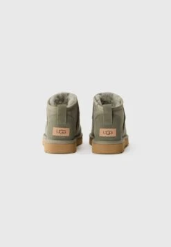 Ugg CLASSIC ULTRA MINI - Winter Boots - Moss Green/amphora -Trade INN 7b242434b76f461fbe780385d85508e1