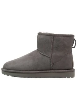 Ugg CLASSIC MINI II - Winter Boots - Moss Green​ -Trade INN 87852c5fc1134229bc232b9c43278d3f 3
