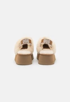 Ugg FUNKETTE - Heeled Mules - Chestnut -Trade INN 8b1d1ac758424a8e9ea00a8076b74f66