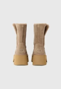 Ugg NEW HEIGHTS CUFF - Winter Boots - Caribou -Trade INN 8d744e20978b4bae92dfed3cf1d94b21