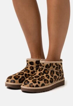 Ugg Classic Ultra Mini Spotty - Winter Boots