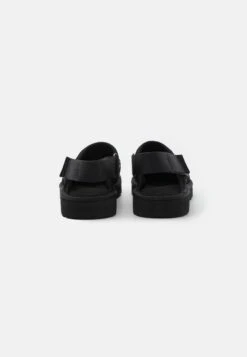 Ugg Goldencoast Clog - Mules - Black 10 Ugg Goldencoast Clog - Mules - Black -Trade INN 9593c1fd0c524f5cbb508fe261ba75f9