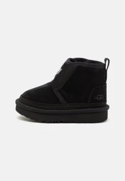 Ugg Accessible Neumel Ez-Fit Unisex - Classic Ankle Boots - Black