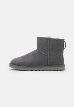 Ugg CLASSIC MINI UNISEX - Winter Boots - Dusted Cocoa -Trade INN 9cc6d32016b04310916af9c68c900438 1