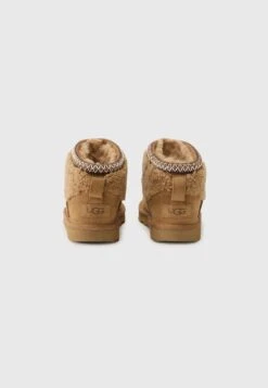 Ugg CLASSIC ULTRA MINI UNISEX - Winter Boots - Chestnut 10 Ugg CLASSIC ULTRA MINI UNISEX - Winter Boots - Chestnut -Trade INN a6368514d3cc45329d8c2bfe79047334