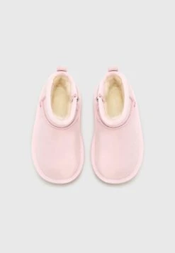 Ugg CLASSIC DAZZLE - Winter Boots - Ribbon Candy -Trade INN a6e3ab4ce7544e6c8748b9d649ebef91