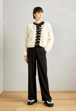 Ugg ESMEE - Clogs - Black -Trade INN b45906f0ee6243baaaa17052743812ae