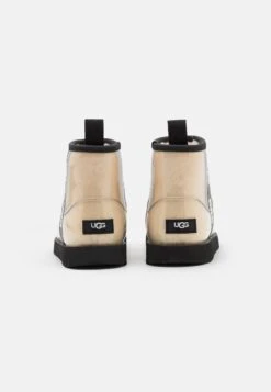 Ugg Classic Clear Mini Ii - Wellies - Natural/Black -Trade INN b5afeb81517a49fd8aaa895983cd3ec8