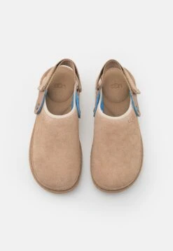 Ugg Goldencoast Clog - Mules - Sand/Santorini -Trade INN c2b1a2a913714e5c895370a60ebc513e