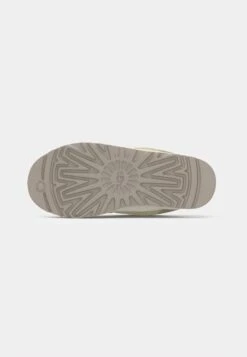 Ugg LOWMEL - Skate Shoes - Muted Brass/putty -Trade INN c5998fffaa4b436bb15fa2d922994b35
