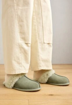 Ugg SCUFFETTE II - Slippers - Sand -Trade INN c63078ca191746eea37181ae68ee5e5b