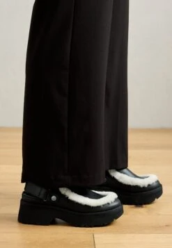 Ugg ESMEE - Clogs - Black -Trade INN c73e8fa3f64e4cf3870324ec20dd64ad