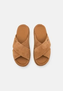 Ugg GoldenstarCross Slide - Mules - Chestnut -Trade INN cbdfaebc6b0442ad8064e4a306b60ad0
