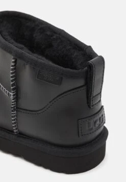 Ugg CLASSIC ULTRA MINI - Classic Ankle Boots - Black -Trade INN cd2ef4ef39644ef78e0aee6696e3c23f