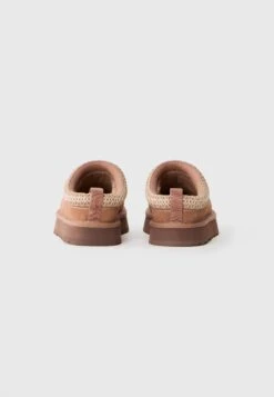 Ugg TAZZ UNISEX - Clogs - Rocky Oak -Trade INN ce495802d30c44c0804e24cc71005a4a