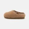 Ugg TASMAN MAXI CURLY UNISEX - Slippers - Chestnut -Trade INN cf12d714e6d54e259b9cfef97d003f14