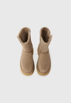 Ugg NEW HEIGHTS CUFF - Winter Boots - Caribou -Trade INN d7acec276b794bd8a8f2135f0a5c9284