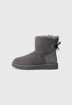Ugg MINI BAILEY BOW II - Winter Boots - Rocky Oak -Trade INN d8f0a034c2624f1894d2ae67a5dc626d 1